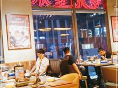 大堂-日进一片海.生腌海鲜火锅.宵夜烧烤(三里屯总店)