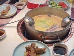 -洪氏嗨捞·猪肚鸡火锅(阳光天地店)