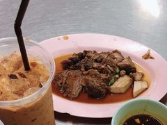卤猪肉-红大哥水门鸡饭(總店)