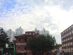 -上海市位育初级中学