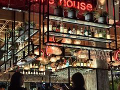 -FOUR PLAY BAR