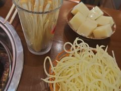 -黔有有贵州酸汤夺夺粉火锅(五味十字店)