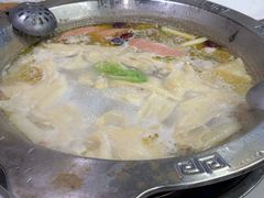 -颜氏双江清水鱼一养身火锅(磁器口店)