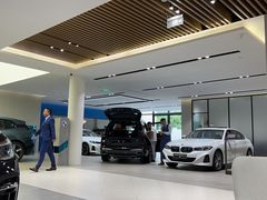 -上德宝骏宝马5S店