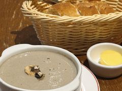 餐前法国面包及黄油-Entrecôte 法国牛扒馆(保利·时光里店)