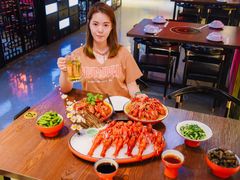 -虾弄弄海派小龙虾·牛羊蝎子火锅