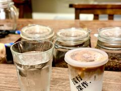 冰拿铁-浅行深作咖啡坊