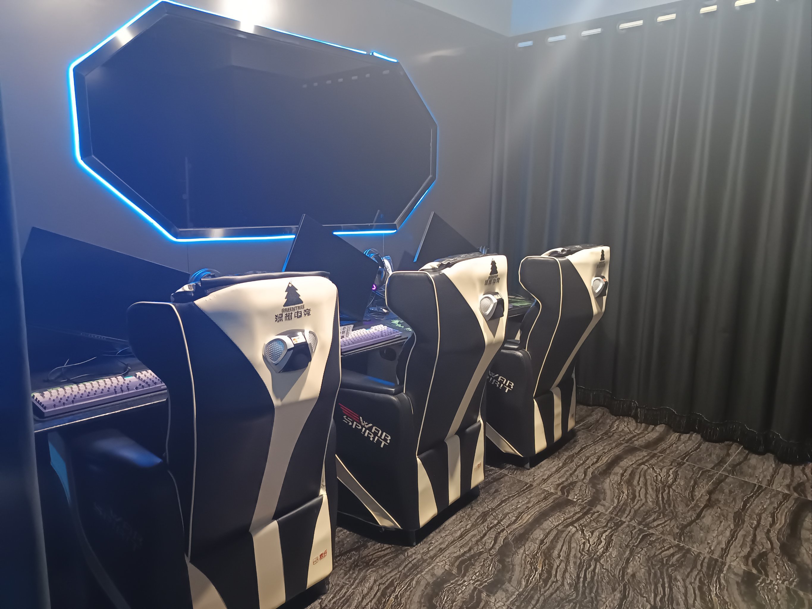 开启沉浸式电竞狂欢 在