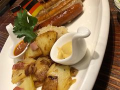 -1886德国汽车餐厅(外滩十六铺码头店)