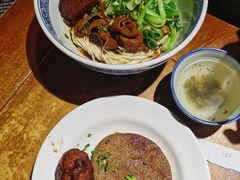 -沪西老弄堂面馆(定西路店)