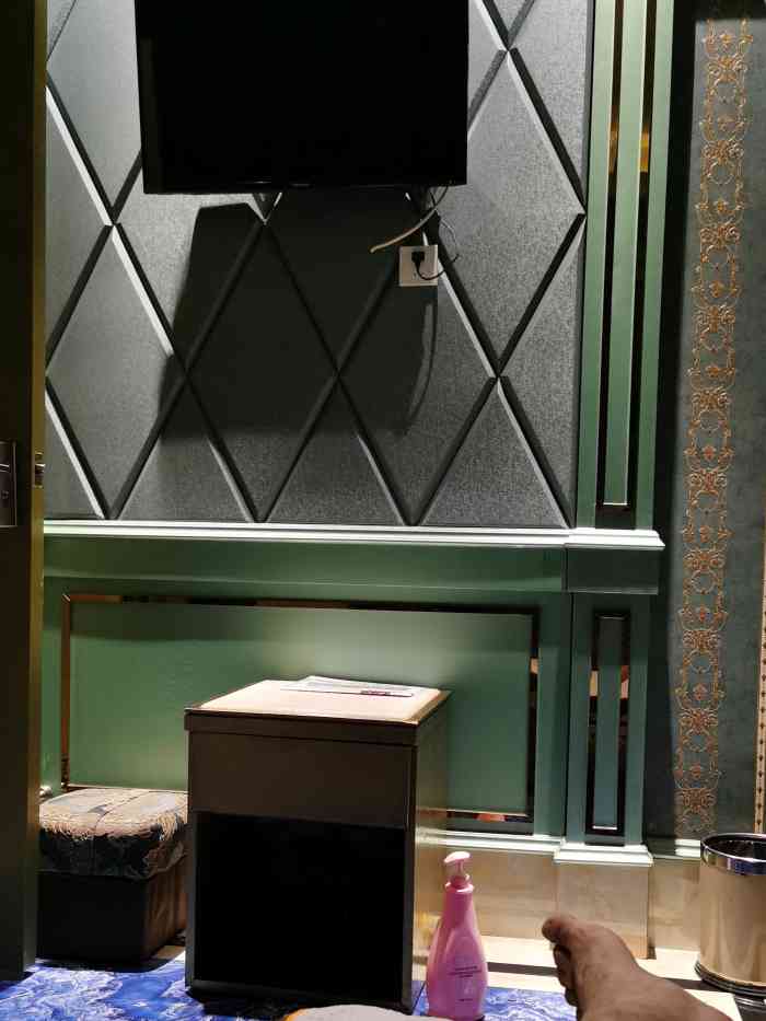 大瀑布浅深贵足养生会所-"这家现在算桂林最好的了吧,虽然一直在涨价.