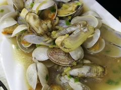 -虾弄弄海派小龙虾·牛羊蝎子火锅