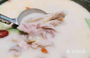 Braised Plums and River Prawns