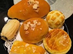 蛋黄酥-高第街56号港式餐厅(山大路店)