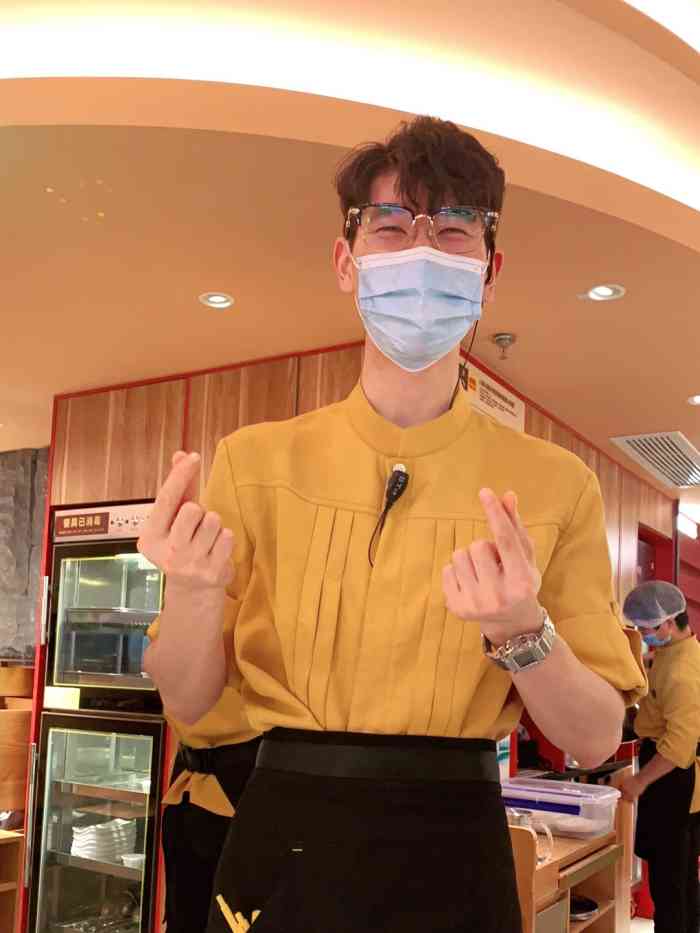 巴奴毛肚火锅(环球港店)-"同事生日,过来拔草,本来看了点评怕踩雷.