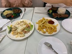 -丽莎沙拉轻食餐厅(国贸店)