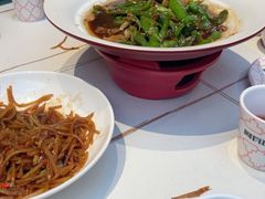 -阿瓦山寨·湘菜现炒·剁椒鱼头王(咸阳总店)