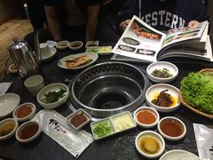 -草家酱蟹炭火烤肉店(珲春南路一店)