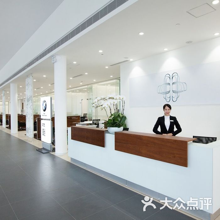 宝马南宁粤宝秀厢4s店