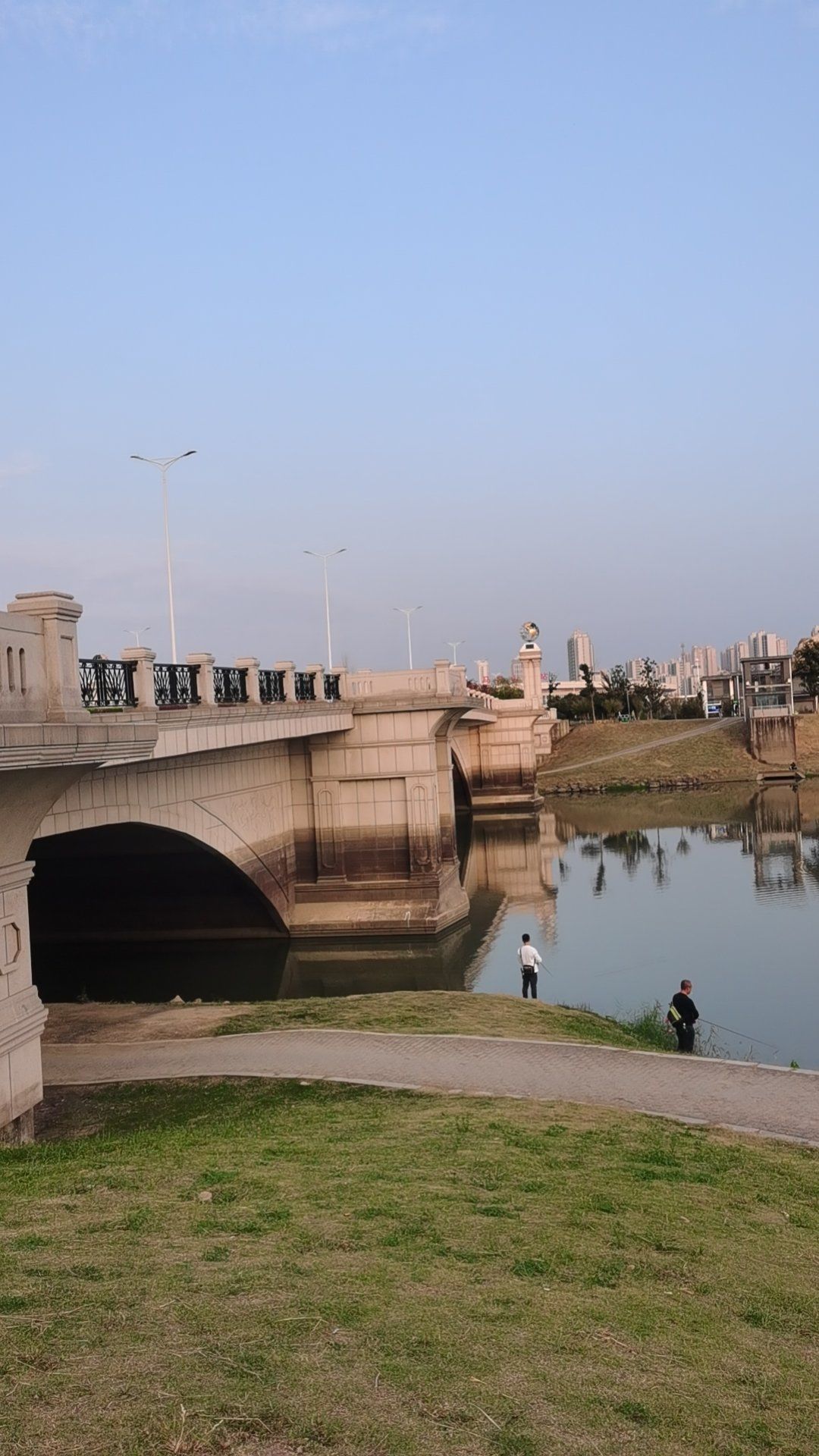 0元玩转这座城 #散步 #打卡亲水美景 
慈湖河路对于马鞍山东城让耨