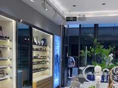 -视野联行眼镜·蔡司·尼康·豪雅·依视路(青浦宝龙店)
