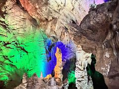 -巴马水晶宫