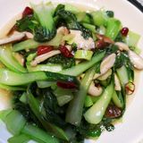 可以自己拿，按照拿的东西付费就可以了。可以点菜