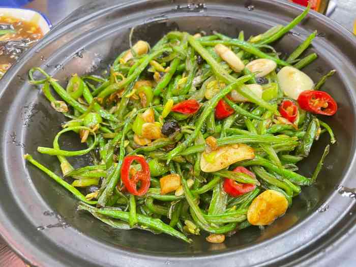 六月禾-"感觉还挺好吃的,朋友推荐的一家小馆子很."-大众点评移动版