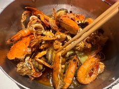 -七欣天香辣蟹火锅(闵行浦江欢乐颂店)