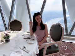 -广州塔卢特斯法国旋转餐厅