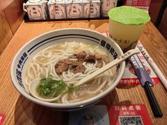 -鑫花溪牛肉米粉(东环大润发店)