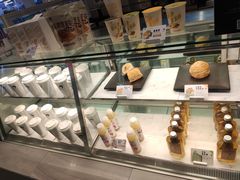 面包甜点陈列柜-喜茶(杭州滨江宝龙店)