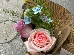 -何兮花店·气球派对鲜花店(马桥银春路万科城店)