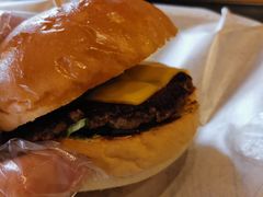 招牌汉堡-UMAMI乌玛米披萨·汉堡·清真Halal(红岭北店)