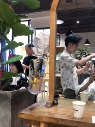 -发泽造型·烫发染发