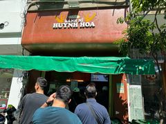 -Bánh Mì Huynh Hoa
