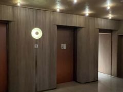 -桔子酒店(上海西藏北路地铁站店)