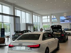 -上海冠松华奥奥迪4S店(张江店)