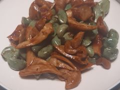 -八府香鸭·啫啫煲(华山路店)