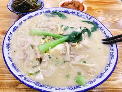 -邱芳粉店(迎宾大道旗舰店)