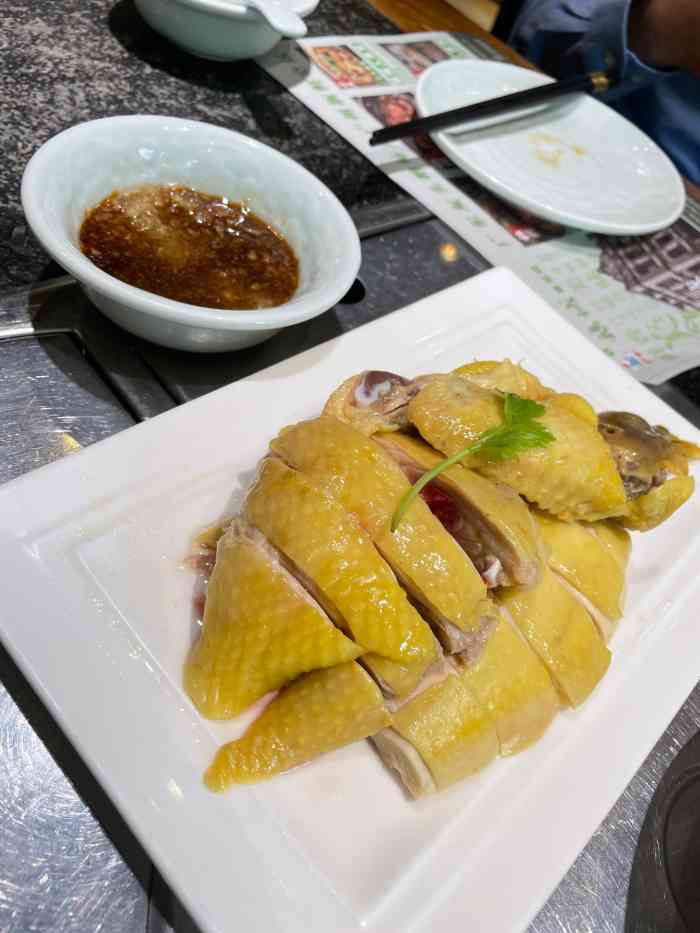 鹅城粤菜馆(白云山路店)-"茶位费2元一位,毛巾2元一条.味道还可.