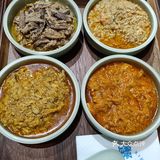 服务帮，店内环境优雅，味道不错的一家蟹黄拌面店