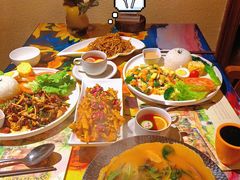 -月亮眼花园餐厅书吧酒吧