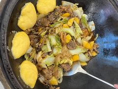 -粘豆包柴火铁锅炖