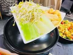 勾魂鱼头煲-聚汇三少·龙虾·中餐厅(莫邪路新天地店)