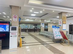 -上海大学附属上海和平眼科医院