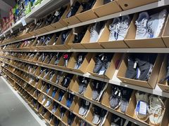 -唯品会(北京国瑞城店)