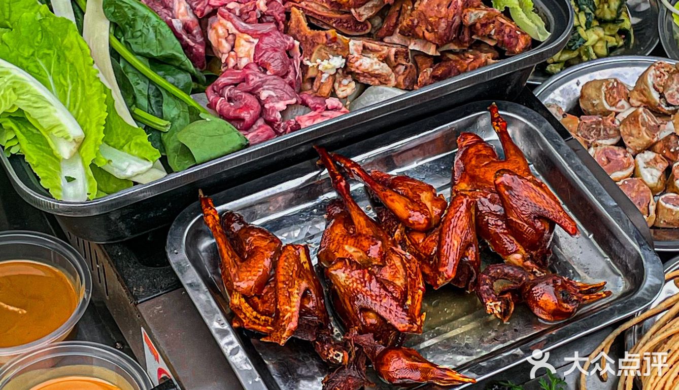 郑州西郊露天大排档 小顿羊肉不要太有感 觉!!