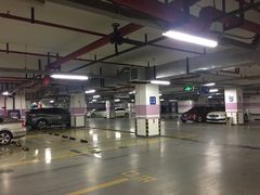 场地-中原城市广场-停车场