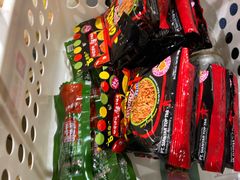 -良品铺子(五角场万达店)
